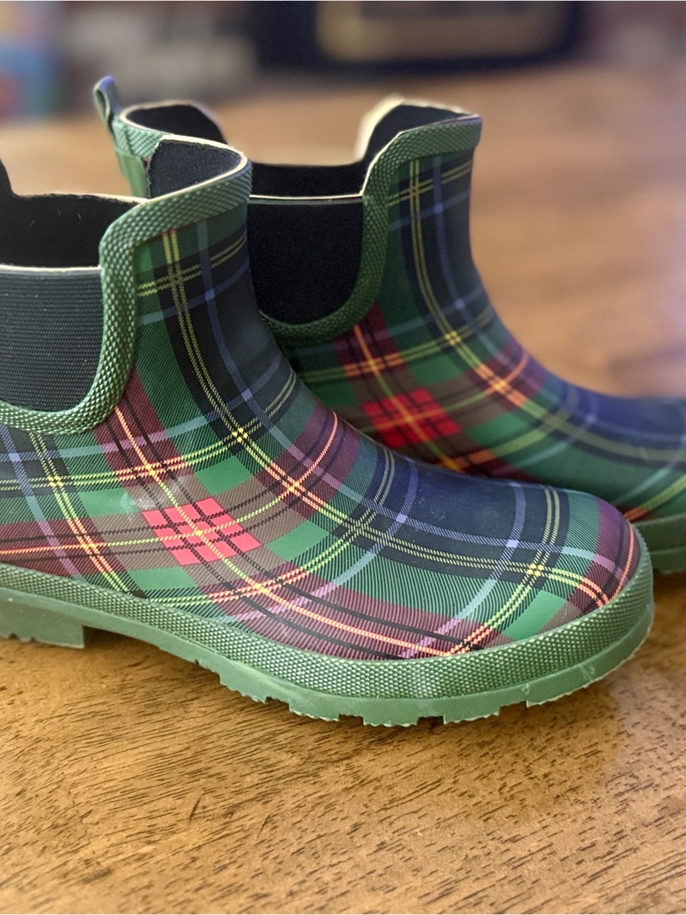 Corkys Hey girl Green Plaid Chelsea Rain Boots size 9